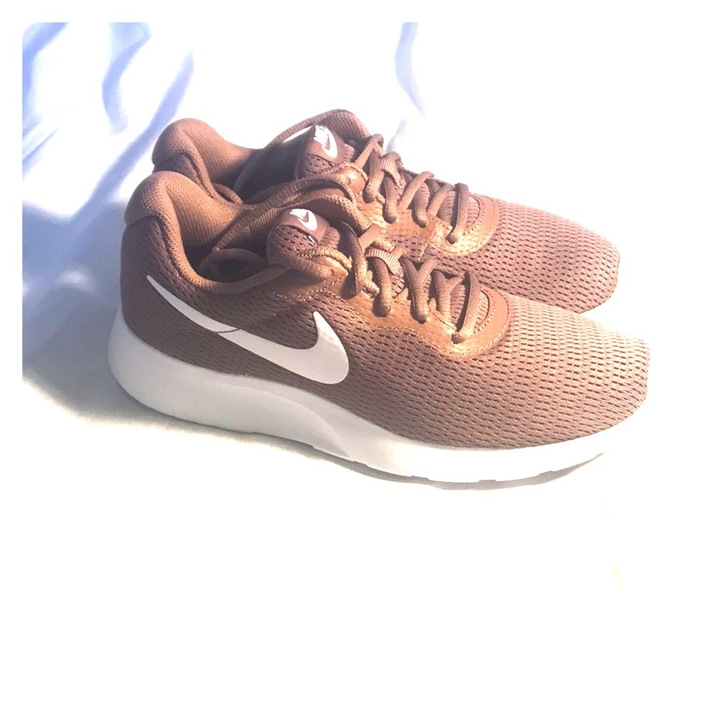 Women’s Nike Tanjun Sneakers